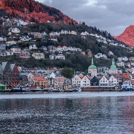 Home Hotel Bryggen Hotel 4*